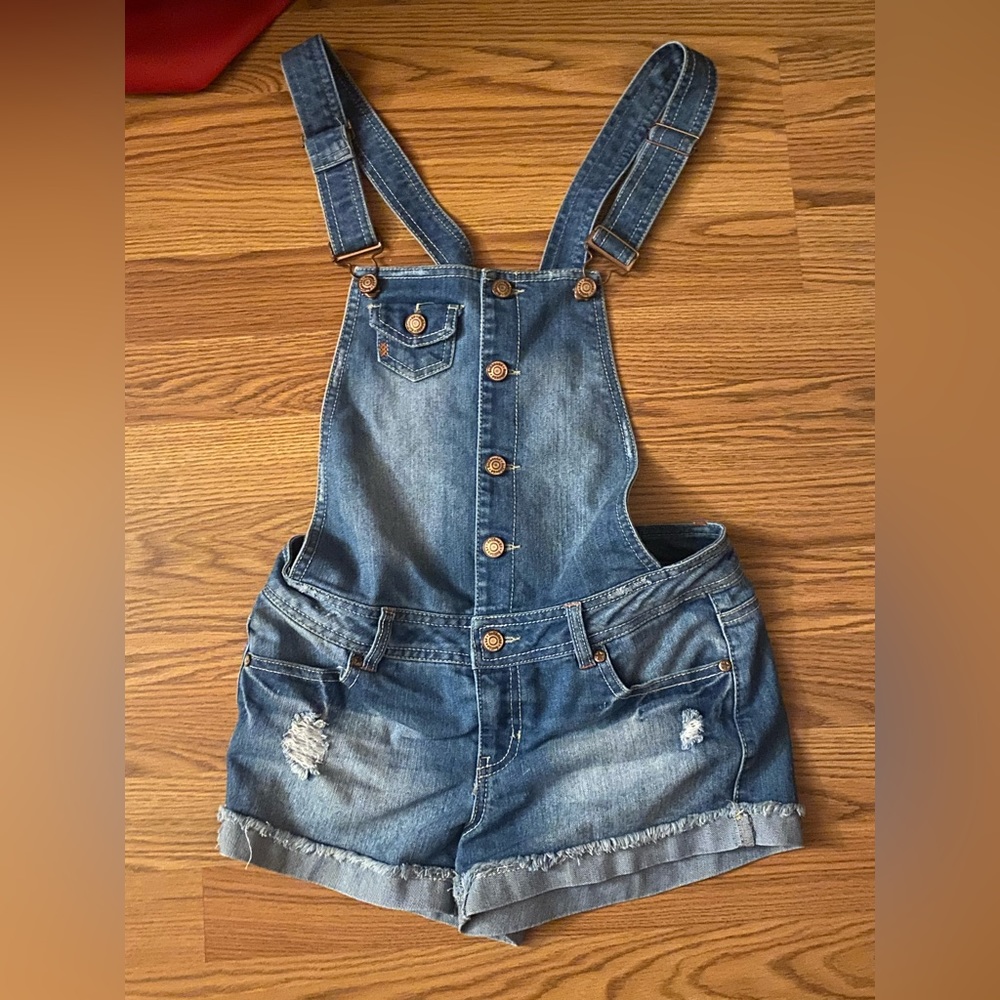 Junior bluejean overalls 💕 so cute💕